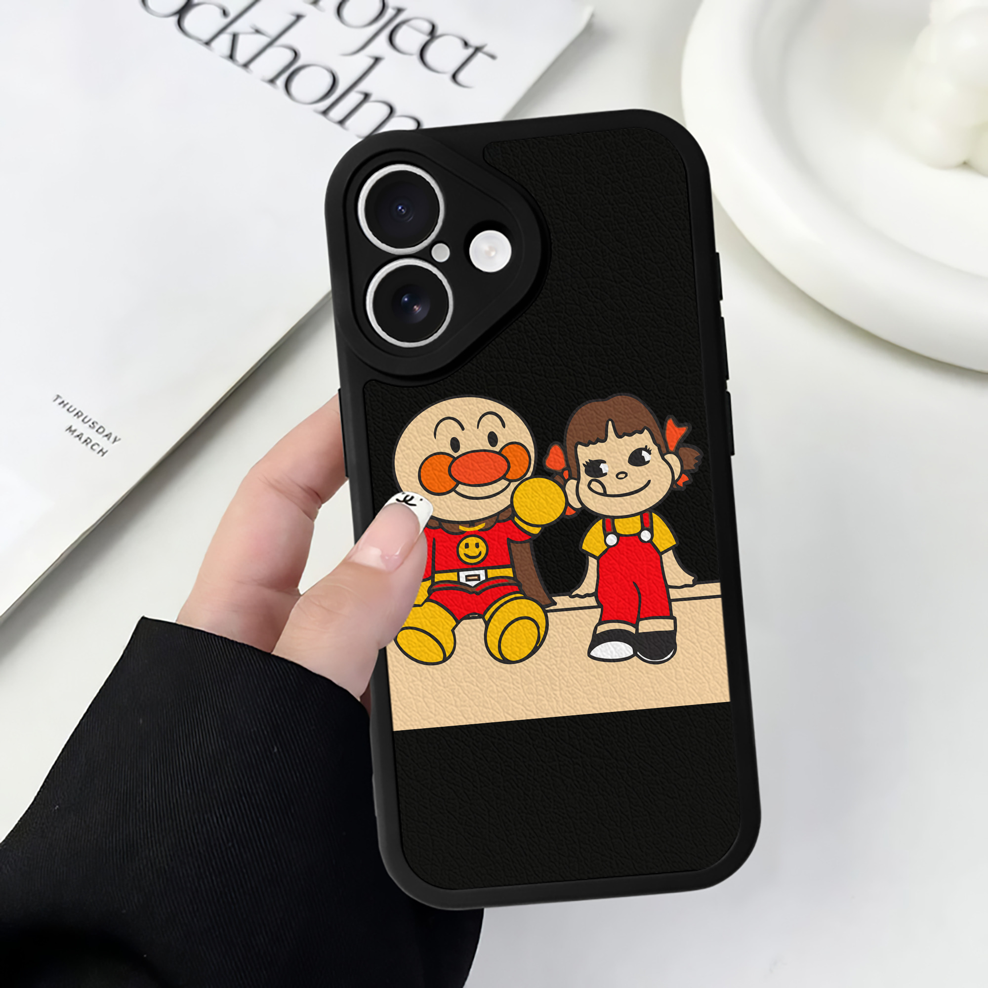 （画像用） アンパンマン Anpanman 【iPhone 16シリーズ対応】シリコンスマホケース（レザー調） 材質：シリコン
